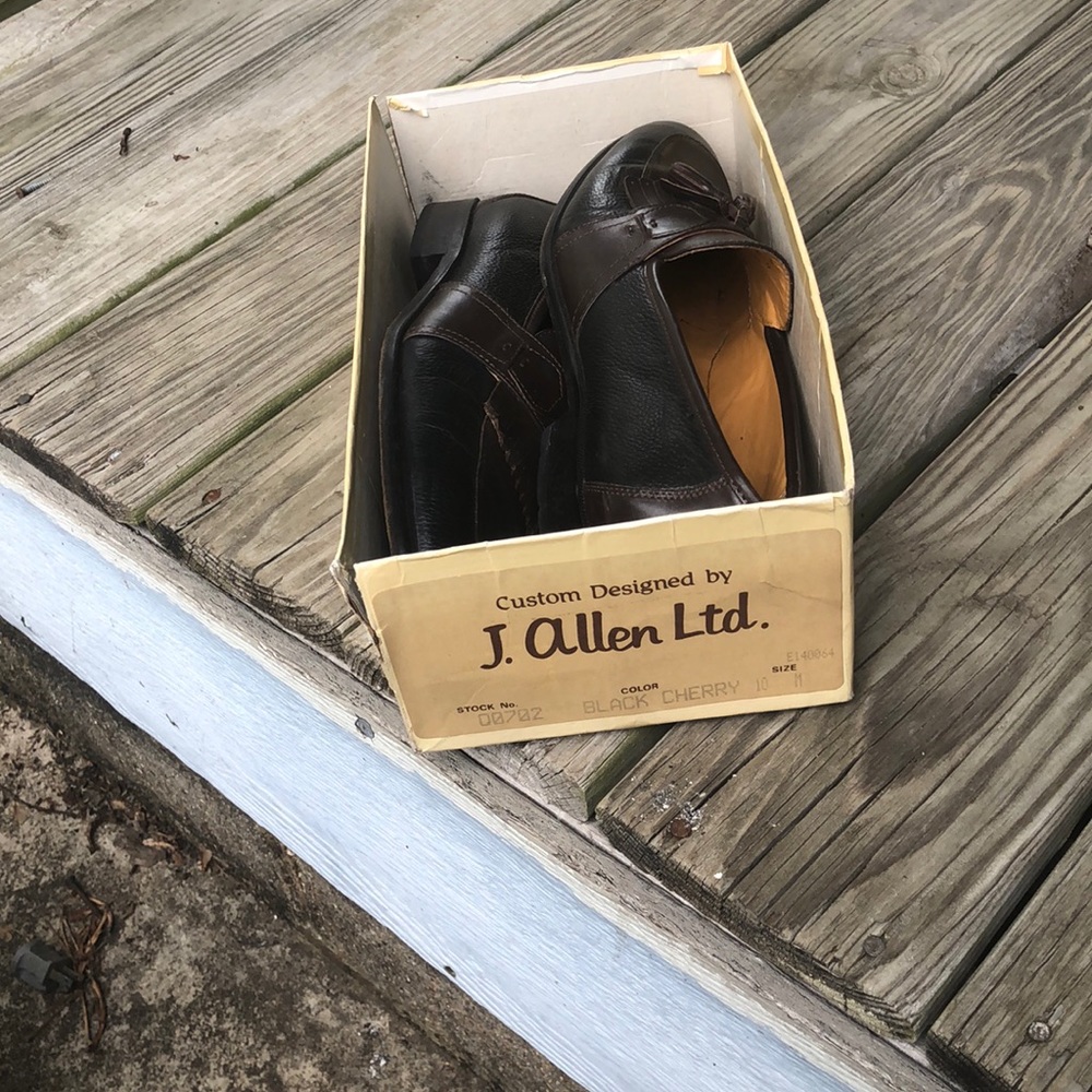 Dress shoes